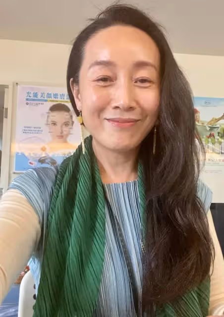 臉抽蓄、手抖!54歲女星傳「帕金森毅然退演藝圈」 害怕「有錢卻花不了」:健康最重要