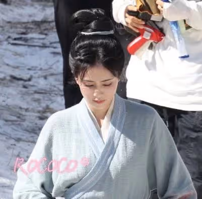 白鹿《寧安如夢》男裝好颯!謝危毛領路透反差大,女二顏值驚艷