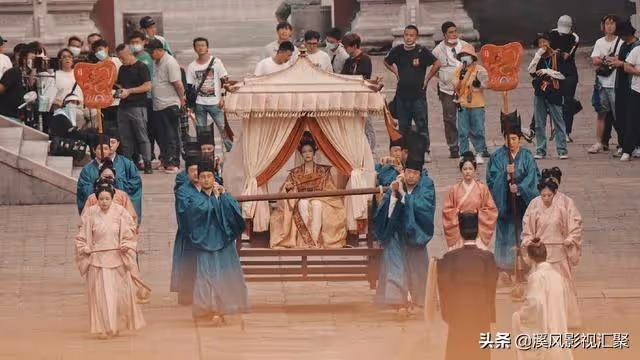 白鹿《寧安如夢》男裝好颯!謝危毛領路透反差大,女二顏值驚艷