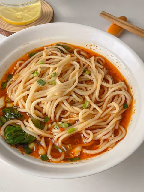 直擊靈魂的懶人開胃麵條 ｜ 酸湯麵