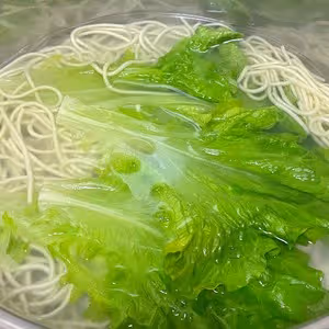 直擊靈魂的懶人開胃麵條 ｜ 酸湯麵