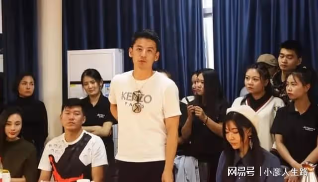 曝呂一老公培訓學校騙錢，拒退費工商介入，陳曉何晟銘等16人受累