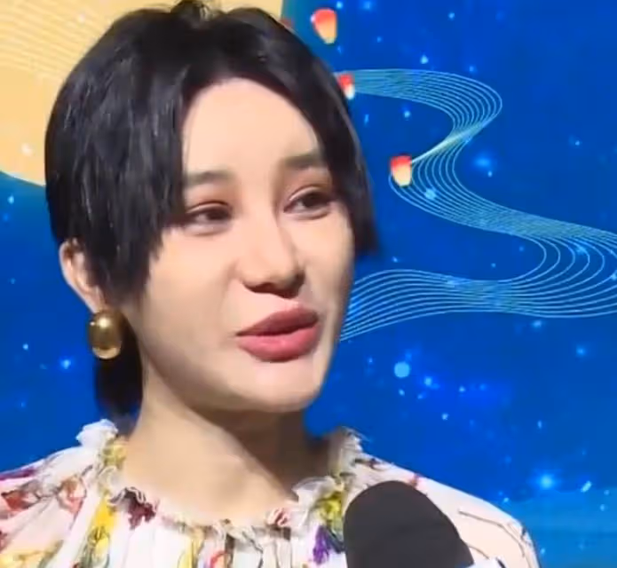 再次看到真正的閉路電視錄像！金晨嘴角一歪，皺紋很深，歐陽娜娜的黑眼圈很明