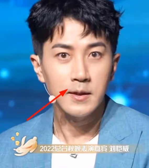 再次看到真正的閉路電視錄像！金晨嘴角一歪，皺紋很深，歐陽娜娜的黑眼圈很明