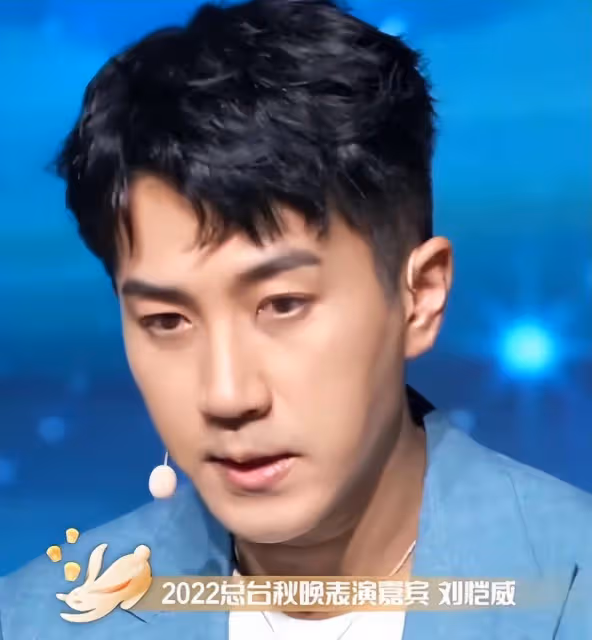 再次看到真正的閉路電視錄像！金晨嘴角一歪，皺紋很深，歐陽娜娜的黑眼圈很明