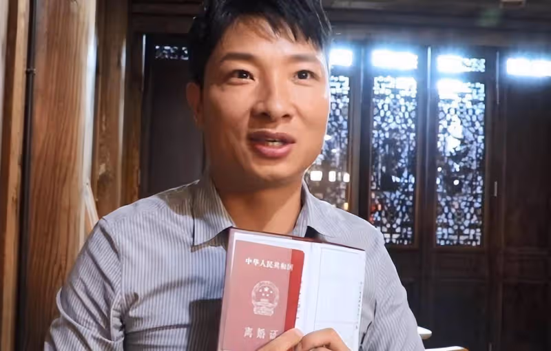 於修華髮長文指責楊豪策將她當奴才將她打得流血