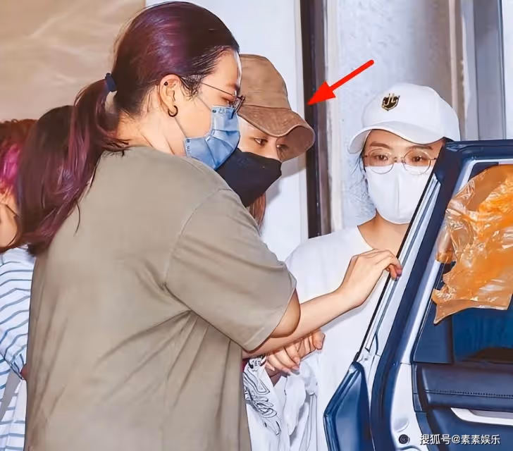 艾成跳樓後家屬處理身後事，妻子和哥哥揭開艾成跳樓的真正原因