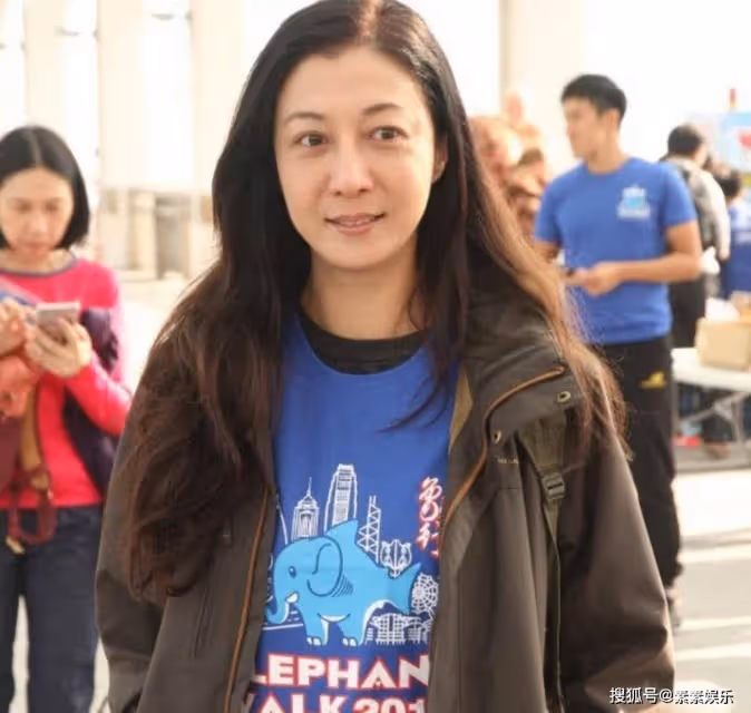吳綺莉站起來了，為女兒和自己發聲，多次發文回懟成龍話題