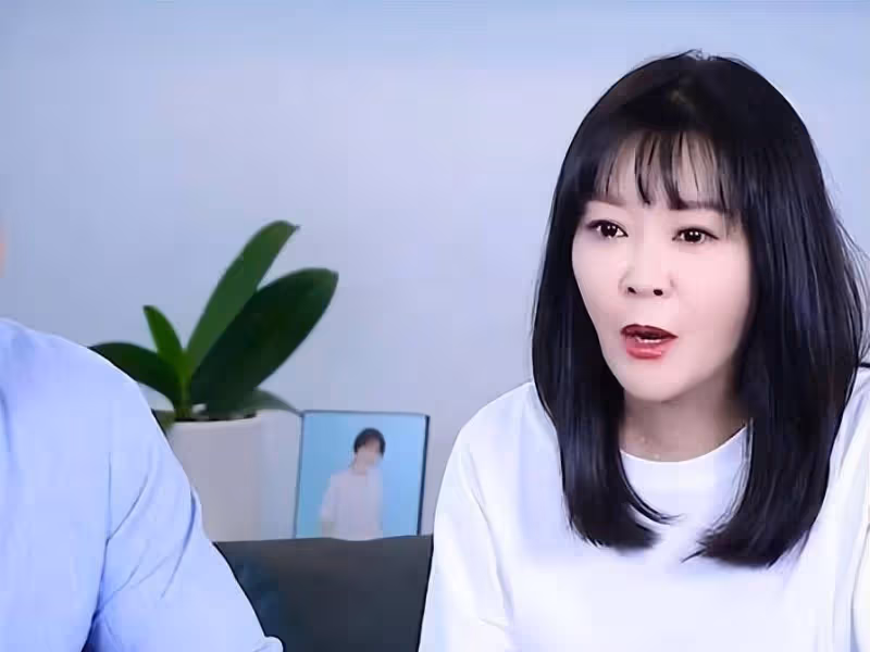 王小騫：狗糧撒一地，為祈願夫妻長相守曾找「算命先生」占卜愛情