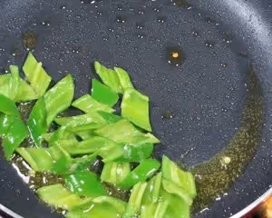 簡單又下飯的干鍋土豆片｜家常菜🔥