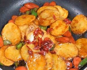 簡單又下飯的干鍋土豆片｜家常菜🔥