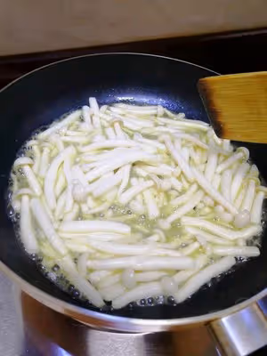 【小食醫】維生素超多的彩椒炒海鮮菇