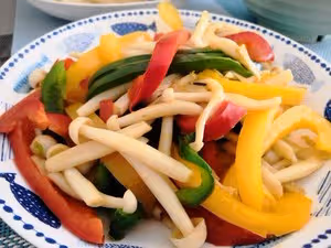 【小食醫】維生素超多的彩椒炒海鮮菇