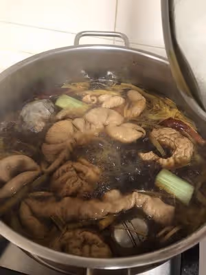 地道的老北京滷煮火燒