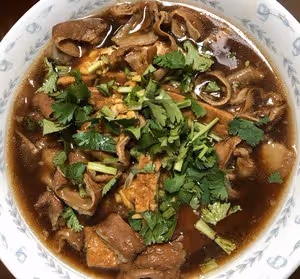 地道的老北京滷煮火燒