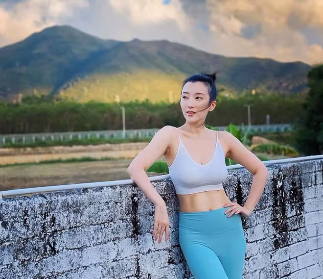 34歲港姐突然宣布生娃！懷胎10月沒人知，4年前嫁內地導演唐寅