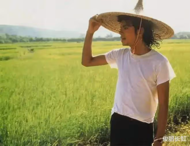 回顧：29歲的麥可傑克遜結束了日本的巡演，到香港後做了一個驚人的決定