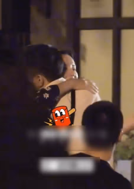 新戀情?42歲董潔與男子牽手擁抱超親密