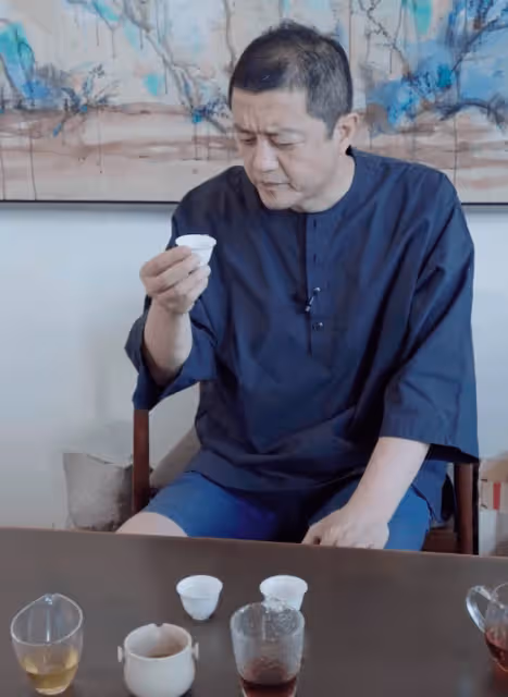 李亞鵬鄉下大聲唱山歌,戴斗笠打扮太樸素...
