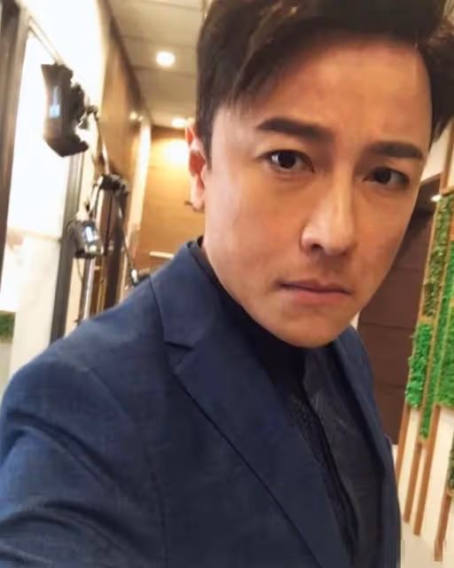 45歲TVB男藝人因囂張懶散淪為閑角!進軍商界身家豐厚仍拒離巢