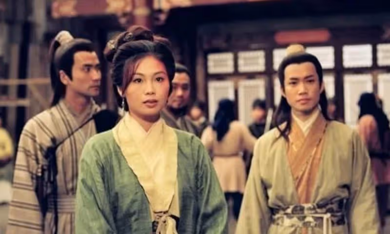 陳妙英退圈從商變富婆，現今49歲欲復出引無限回憶，網友：又漂亮又有智慧的女人