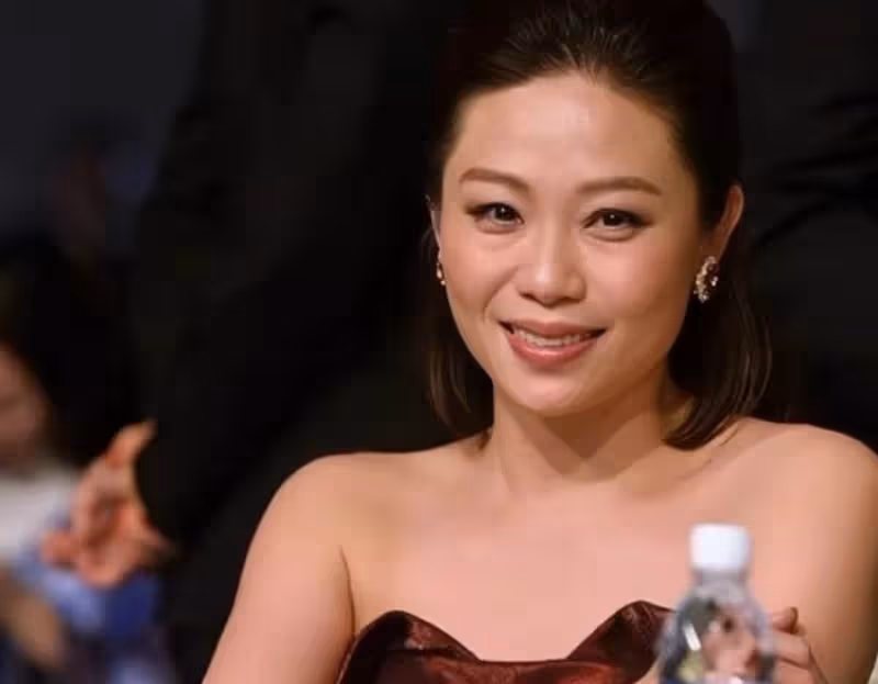 陳妙英退圈從商變富婆，現今49歲欲復出引無限回憶，網友：又漂亮又有智慧的女人