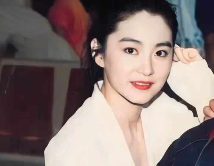 港圈「四大美女」,歷盡千帆,她們的故事比想像中更悲傷