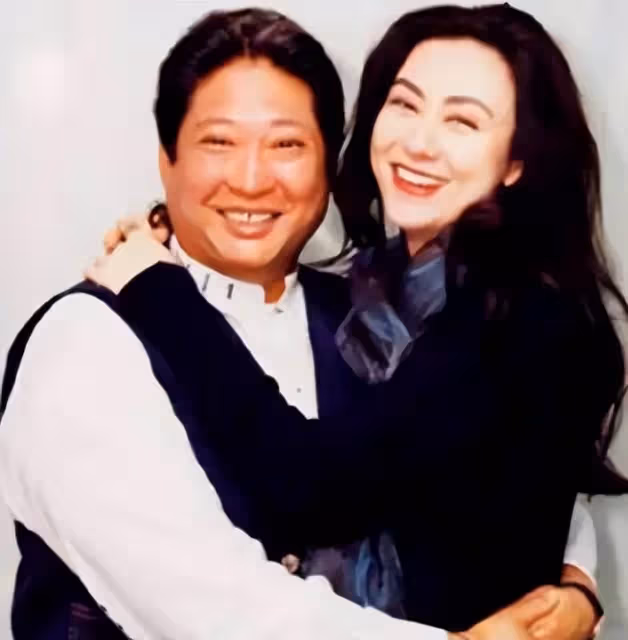 高麗虹:洪金寶之妻,30年婚姻無兒無女無怨言,她的追求值得嗎?