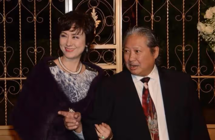 高麗虹:洪金寶之妻,30年婚姻無兒無女無怨言,她的追求值得嗎?