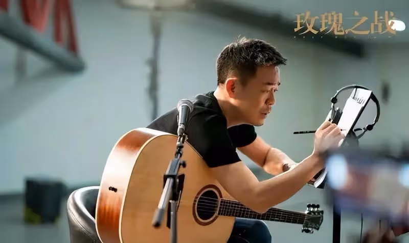 《玫瑰之戰》：看到「新歡拔管，原配保命」，才知哪種女人最吃虧