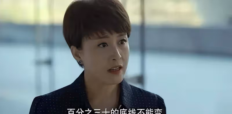 《玫瑰之戰》：看到「新歡拔管，原配保命」，才知哪種女人最吃虧