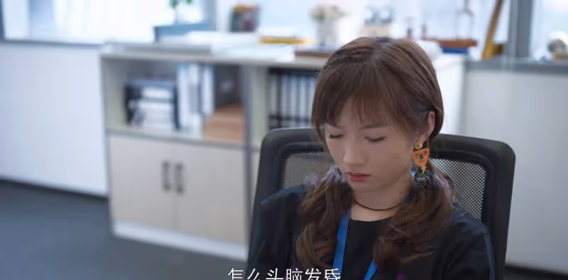 《歡樂頌3》，深挖余初暉賣隊友賣母親的原因，理由竟然讓人同情