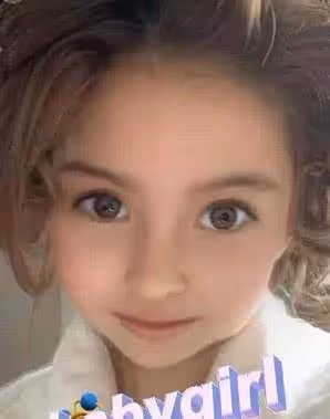有一種「遺傳」叫周杰倫的女兒!正面照曝光「五官精緻+雪白肌膚」,氣質不輸明星媽媽,網友:這張臉被上帝吻過