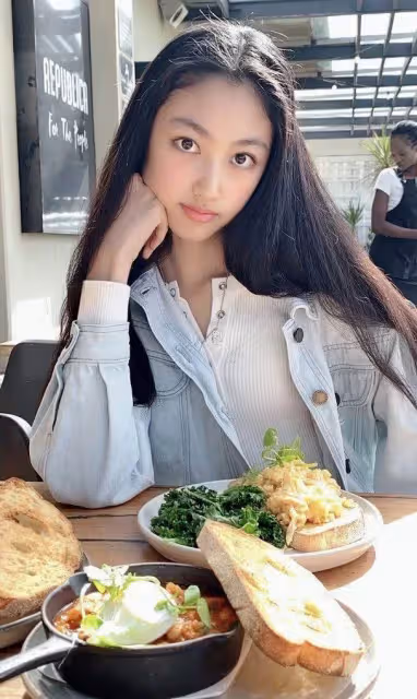 任達華女兒宣布出道!16歲身材出眾,「濃眉大眼+白皙皮膚」超吸睛,年紀輕輕成奢侈品牌新寵兒