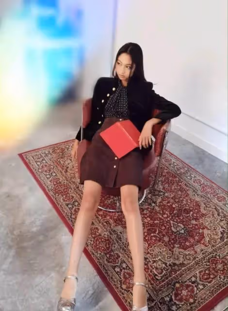 任達華女兒宣布出道!16歲身材出眾,「濃眉大眼+白皙皮膚」超吸睛,年紀輕輕成奢侈品牌新寵兒