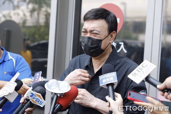 余天現身痛哭!余苑綺虛弱比手勢「求放她走解脫」 他哭到失聲喊「我怎麼捨得」:太殘忍了做不到
