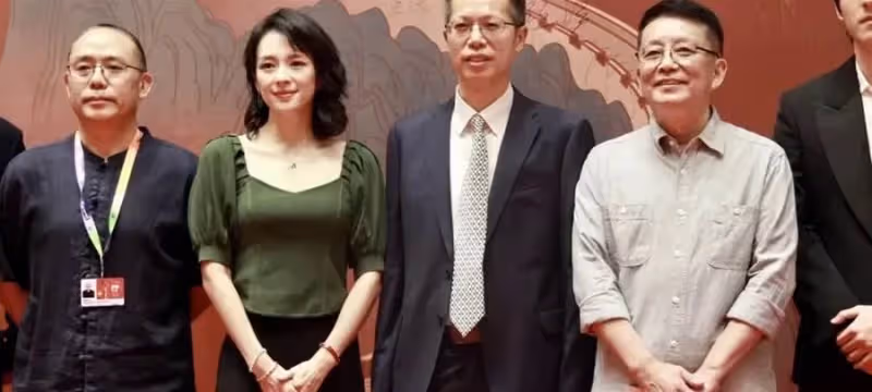43歲的章子怡一改「霸氣外露」網友直呼越來越優雅溫柔!皮膚吹彈可破不愧「玉女掌門人」