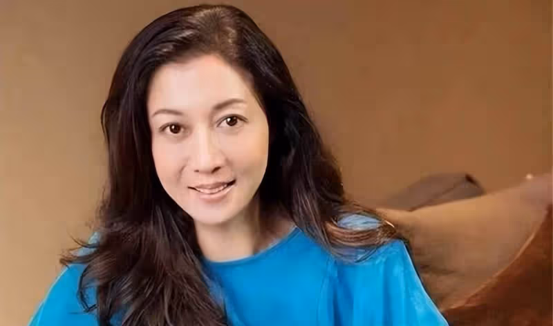 吳綺莉站起來了，多次發文回懟成龍話題，憤怒為女兒與自己發聲