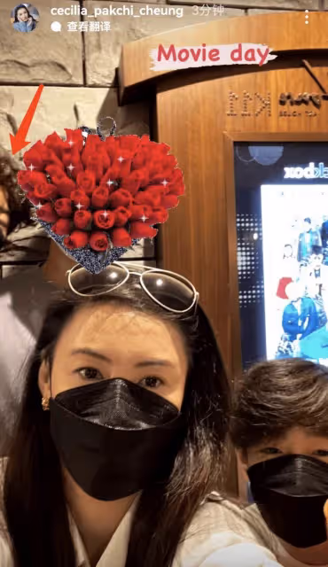張柏芝罕曬家庭日常！帶兩個兒子逛街曬親密合影，Lucas一頭卷髪配麥色肌膚男人味十足，小Q身材出眾，母子三人同框好似姐弟