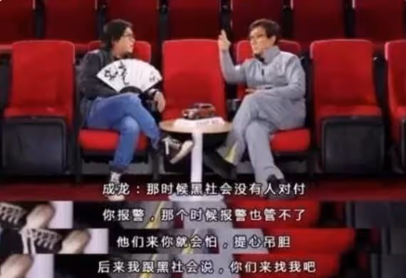 樂壇實力比肩王菲，巔峰期嫁相戀16年初戀，低調生子做慈善出道26年零緋聞，家世背景強大無人敢惹