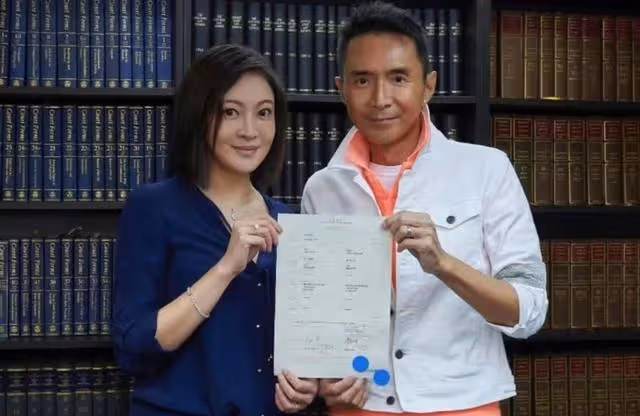 又和好!TVB前男星嬌妻忽曬二人合照,將老公拒行房一事拋之腦後