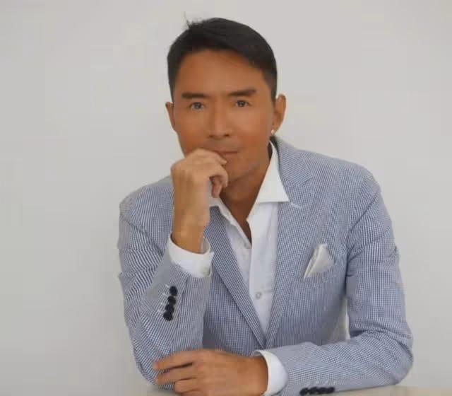 又和好!TVB前男星嬌妻忽曬二人合照,將老公拒行房一事拋之腦後