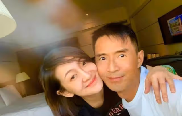 又和好!TVB前男星嬌妻忽曬二人合照,將老公拒行房一事拋之腦後