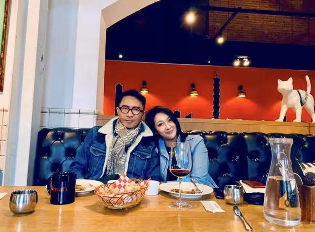 又和好!TVB前男星嬌妻忽曬二人合照,將老公拒行房一事拋之腦後