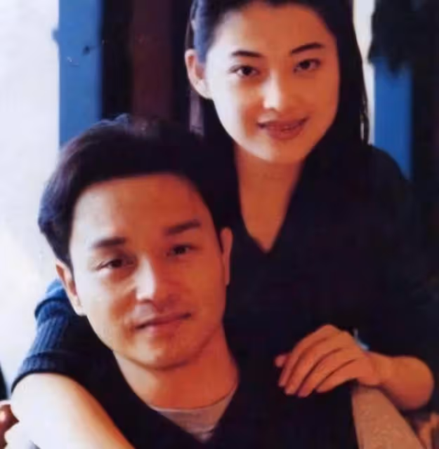 給娛樂圈40歲以上的女星排個名,閆妮臉僵如石,殷桃風情萬種