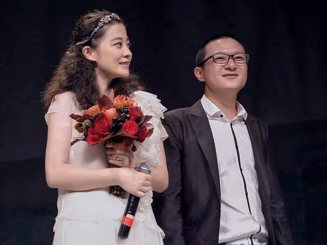 給娛樂圈40歲以上的女星排個名,閆妮臉僵如石,殷桃風情萬種