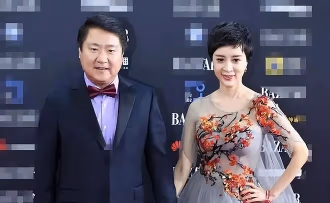 張小寒爆料某富豪出軌,細節暗指江疏影,金巧巧深夜緊急發文回應
