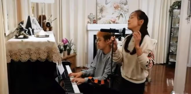 何音母子現身豪宅!兒子撞臉吳磊顏值高,與生父黃志忠11年未同框