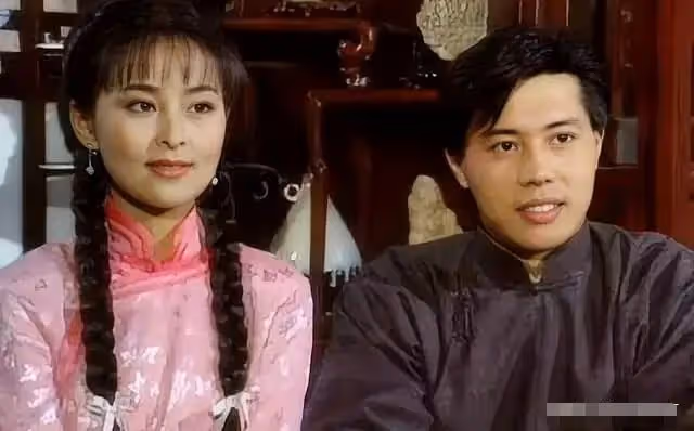何音母子現身豪宅!兒子撞臉吳磊顏值高,與生父黃志忠11年未同框