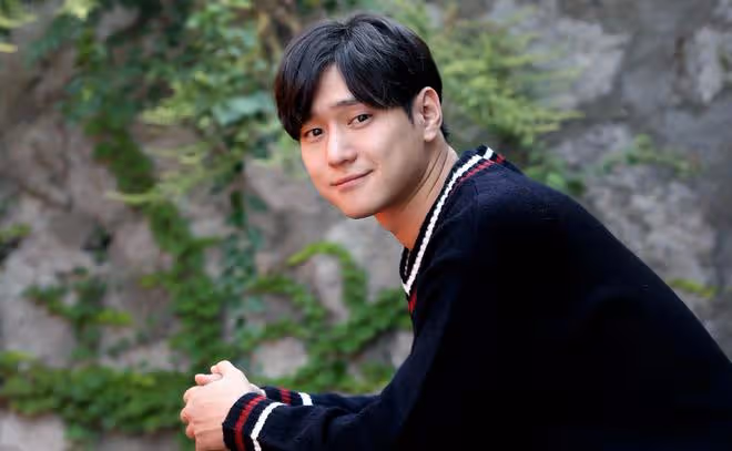 韓國男星當兵「媽媽生病突然過世」,灌酒麻痹自己:就像我也死了